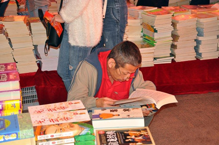 云南安宁第五届读书月启动 倡导全民阅读打造书(1)