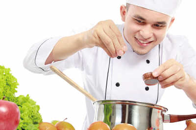 炖肉、炒菜后半程放盐 做菜抓好放盐时机(1)