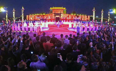 西洽会今日在西安开幕 南门广场举行仿古迎宾仪(1)