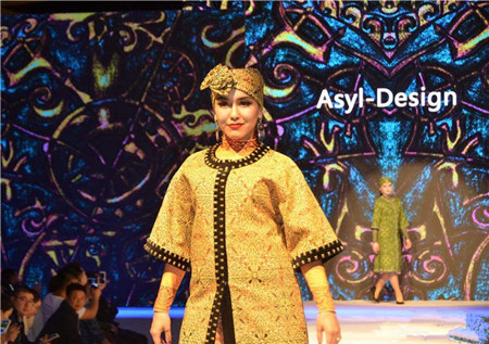 奇幻之旅服装秀 带你穿越古丝路(组图)(2)