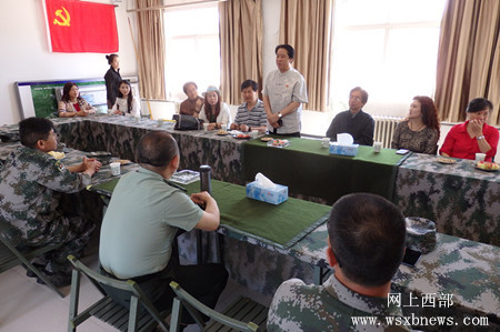 炎黄书画下军营  演兵场上助雄风(6)