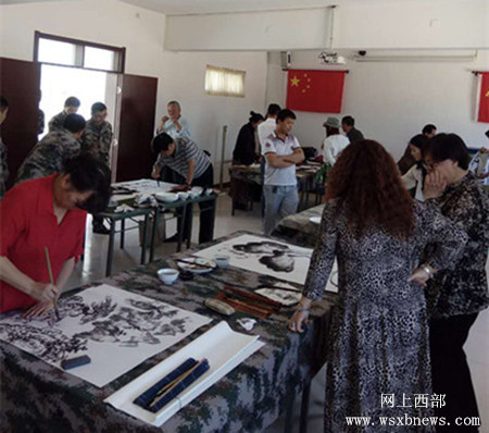 炎黄书画下军营  演兵场上助雄风(3)