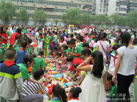 西安市莲湖区星火路小学举行庆六一系列活动(6)