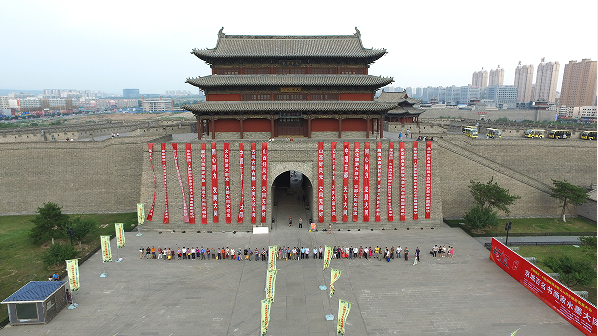 赵群力出席“京城百名书画家水墨大同”活动(1)