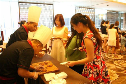 “一朵面包”在古城西安盛大启航(2)