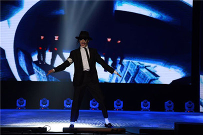 王杰克逊受明星孝行动组委会邀请 助演宿迁大型(2)