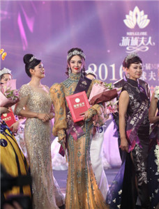 【陈依一】环球夫人赢得女神风范(2)