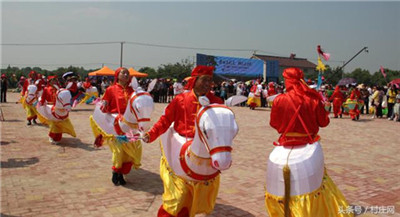 句容第四届桑果紫酒节启幕 万亩桑椹鲜果飘香(3)