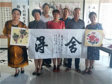  临潼马驹牛肉泡馍馆举行书画交流活动(1)