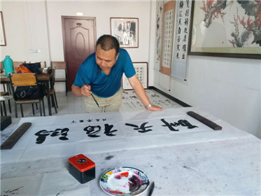  临潼马驹牛肉泡馍馆举行书画交流活动(7)