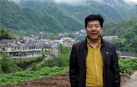 走进百姓内心的脱贫“志”富“第一书记”(1)