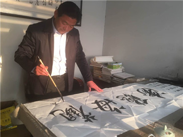  妙笔生花博采众长 自成一体(1)