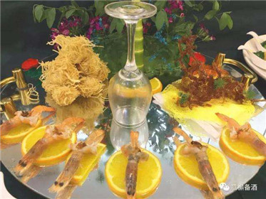 意槲备酒亮相“美食美客逛汝州”(2)