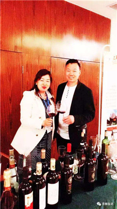 意槲备酒亮相“美食美客逛汝州”(4)