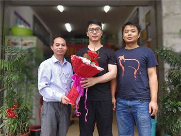 深圳七里香珠宝总经理徐毓鸿赴崇义谢文淦义工之家交流传统文化(1)