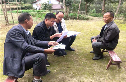 “第一书记”改变乡村旧貌 带领村民奔致富路(1)