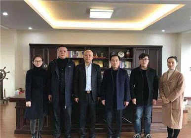 中国中小商业企业协会副会长薛美华率队考察江苏万威电气有限公司(2)