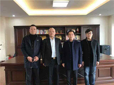 中国中小商业企业协会副会长薛美华率队考察江苏万威电气有限公司(4)