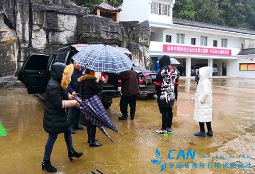 用爱心 温暖这个冬季