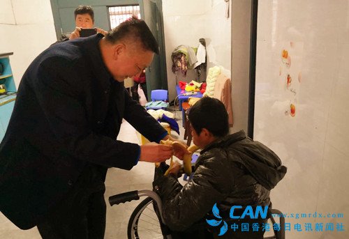 用爱心 温暖这个冬季