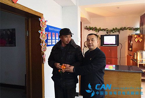 用爱心 温暖这个冬季