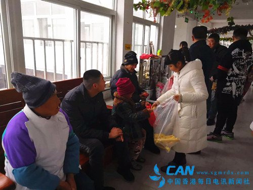 用爱心 温暖这个冬季