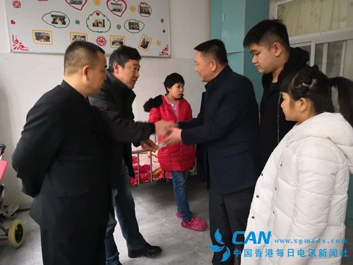 用爱心 温暖这个冬季