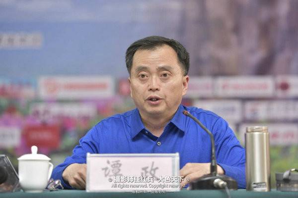 “春醒•忆老家”2018中国•方城全国百家网络媒体走进方城高峰论坛暨招商推介会举行