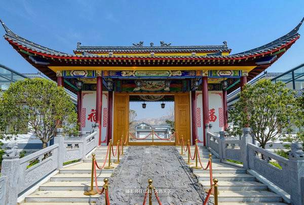 “春醒•忆老家”2018全国百家网络媒体走进德云山风情植物园