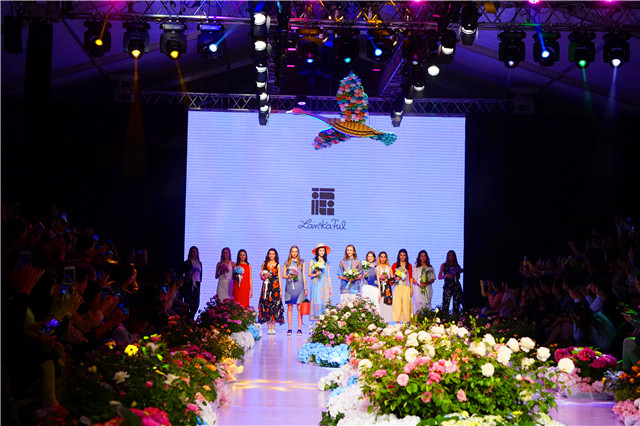 “纸雁·聆花”第四季衡阳时装周璀璨启幕(25)