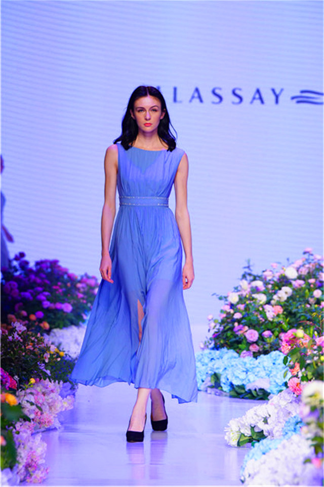 “纸雁·聆花”第四季衡阳时装周璀璨启幕(23)