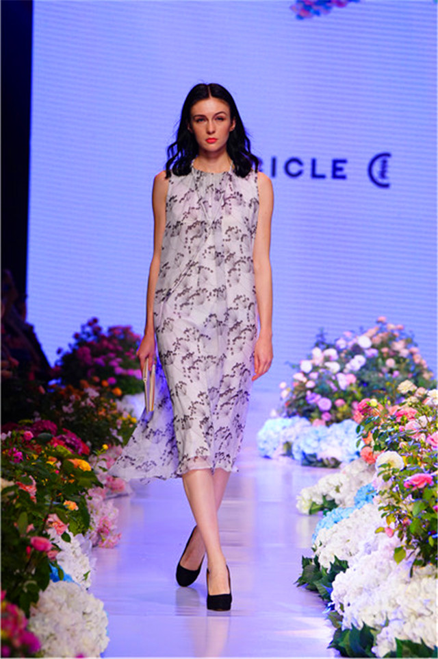 “纸雁·聆花”第四季衡阳时装周璀璨启幕(19)