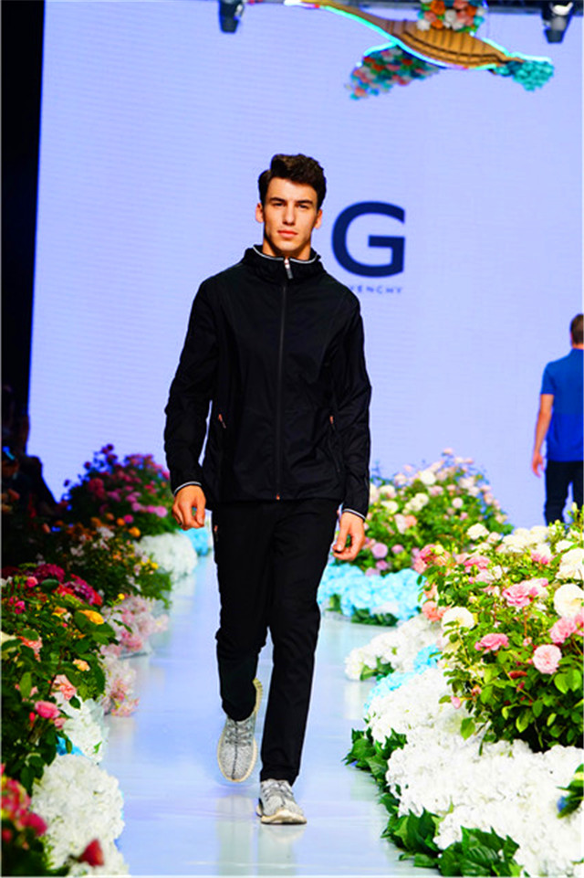 “纸雁·聆花”第四季衡阳时装周璀璨启幕(18)