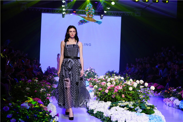 “纸雁·聆花”第四季衡阳时装周璀璨启幕(13)