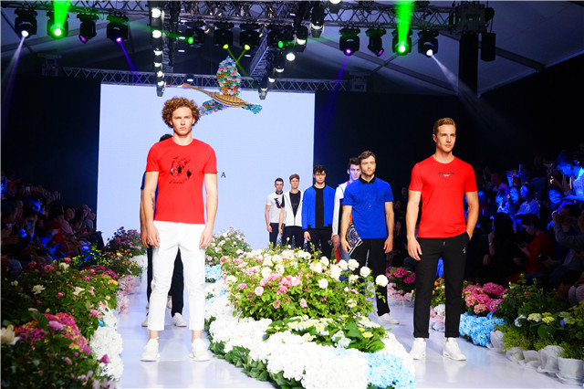 “纸雁·聆花”第四季衡阳时装周璀璨启幕(15)