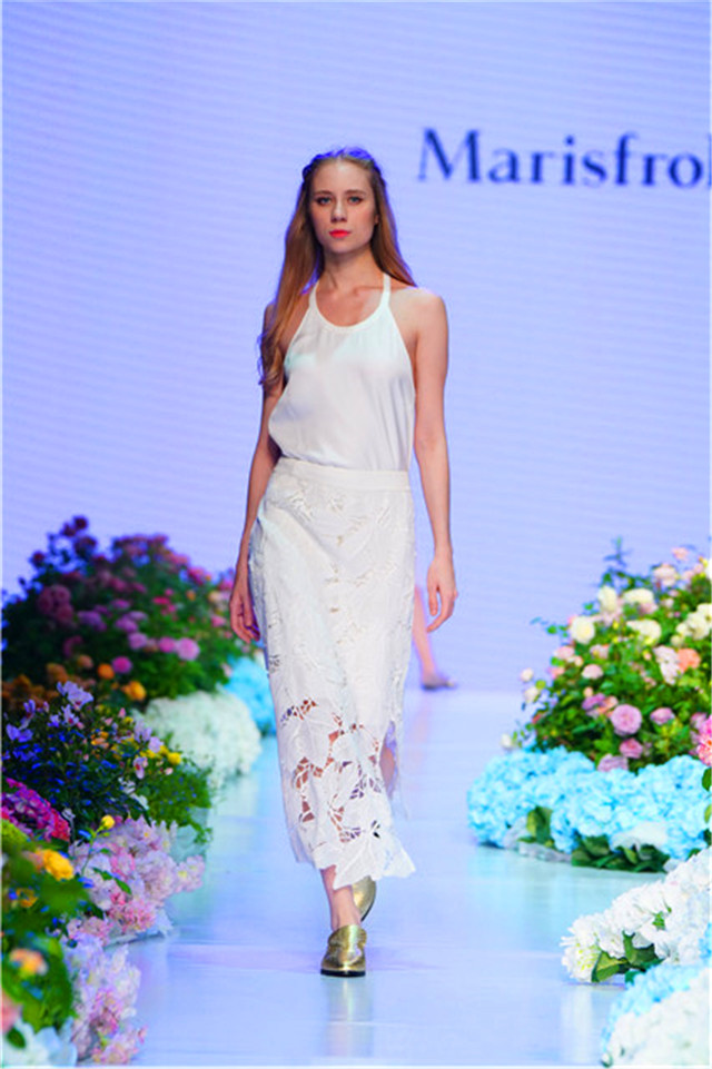 “纸雁·聆花”第四季衡阳时装周璀璨启幕(24)