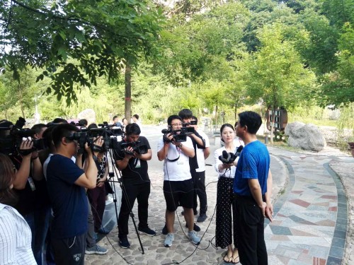 百名媒体记者集体到河北七步沟景区采风(8)