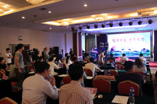 百名媒体记者集体到河北七步沟景区采风(2)