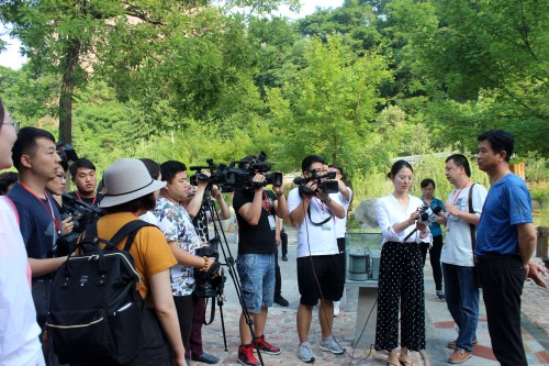百名媒体记者集体到河北七步沟景区采风(1)