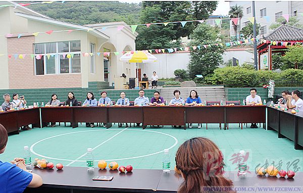 广元：联合爱心单位开展庆“六一”禁毒宣传活动(1)