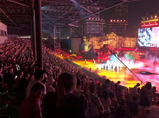 就在周六 近万人涌入华谊兄弟电影世界(苏州)