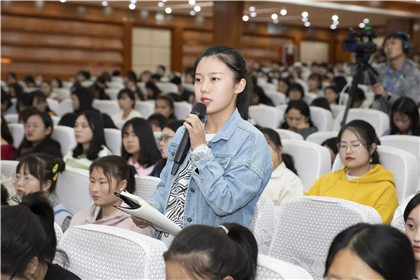 “大学生法治教育基地”签约揭牌仪式在西安思源学院举行(12)