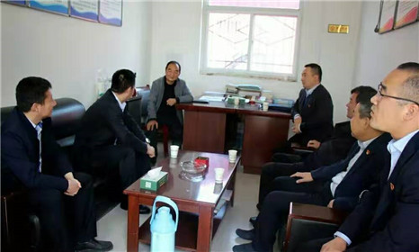 陕西省信用联社宝鸡审计中心联合凤翔农商行开展“扶贫日”活动(1)