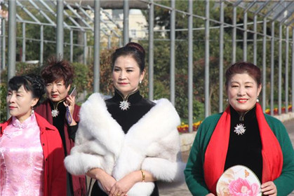 汉诺庄园葡萄红叶长廊美景醉游人(8)