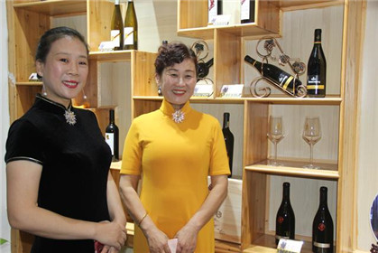 汉诺庄园葡萄红叶长廊美景醉游人(9)