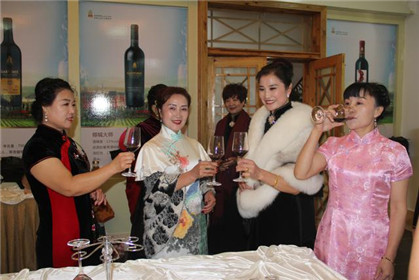 汉诺庄园葡萄红叶长廊美景醉游人(10)