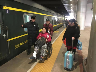 践行党的群众路线，“争做最美铁路人＂(1)