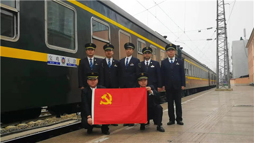 践行党的群众路线，“争做最美铁路人＂(3)