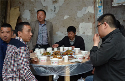 易敏:记住乡情 用行动感恩乡亲(3)