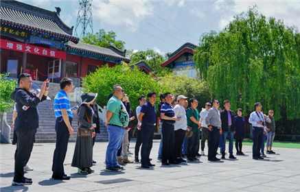 参观前辈故居   走多党合作之路(8)